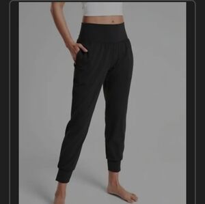 Athleta Salutation Powervita Black High-Waisted Joggers Gently Used